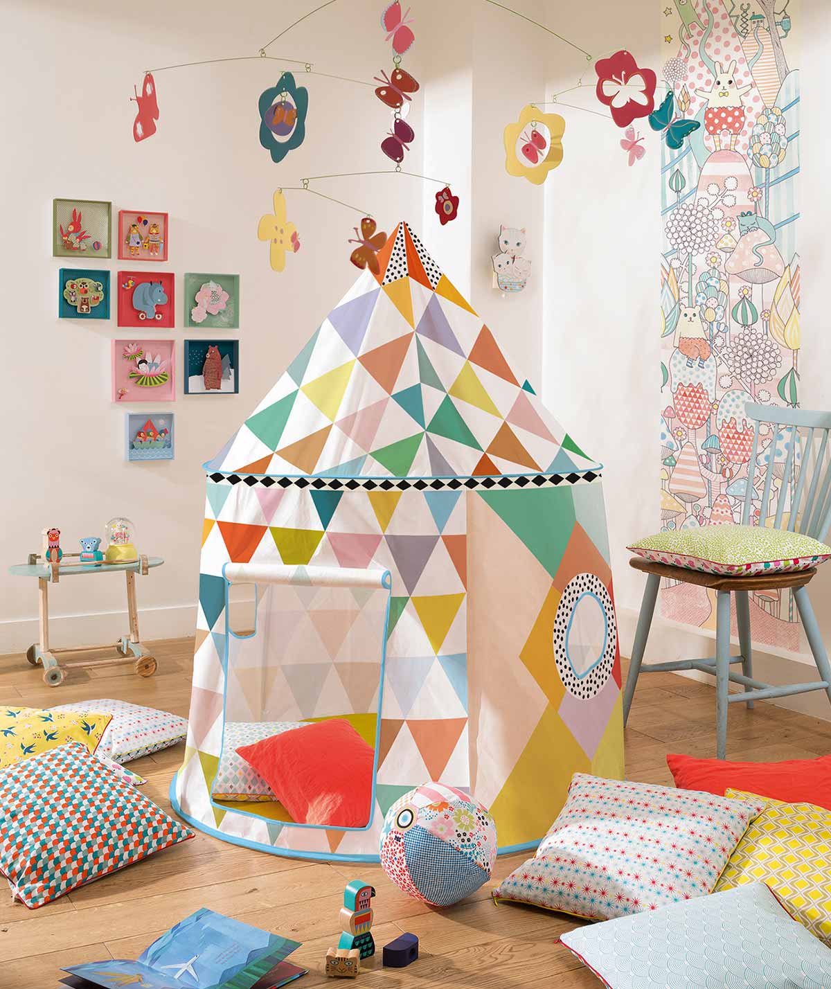 Djeco Multicoloured Tent - Image 2