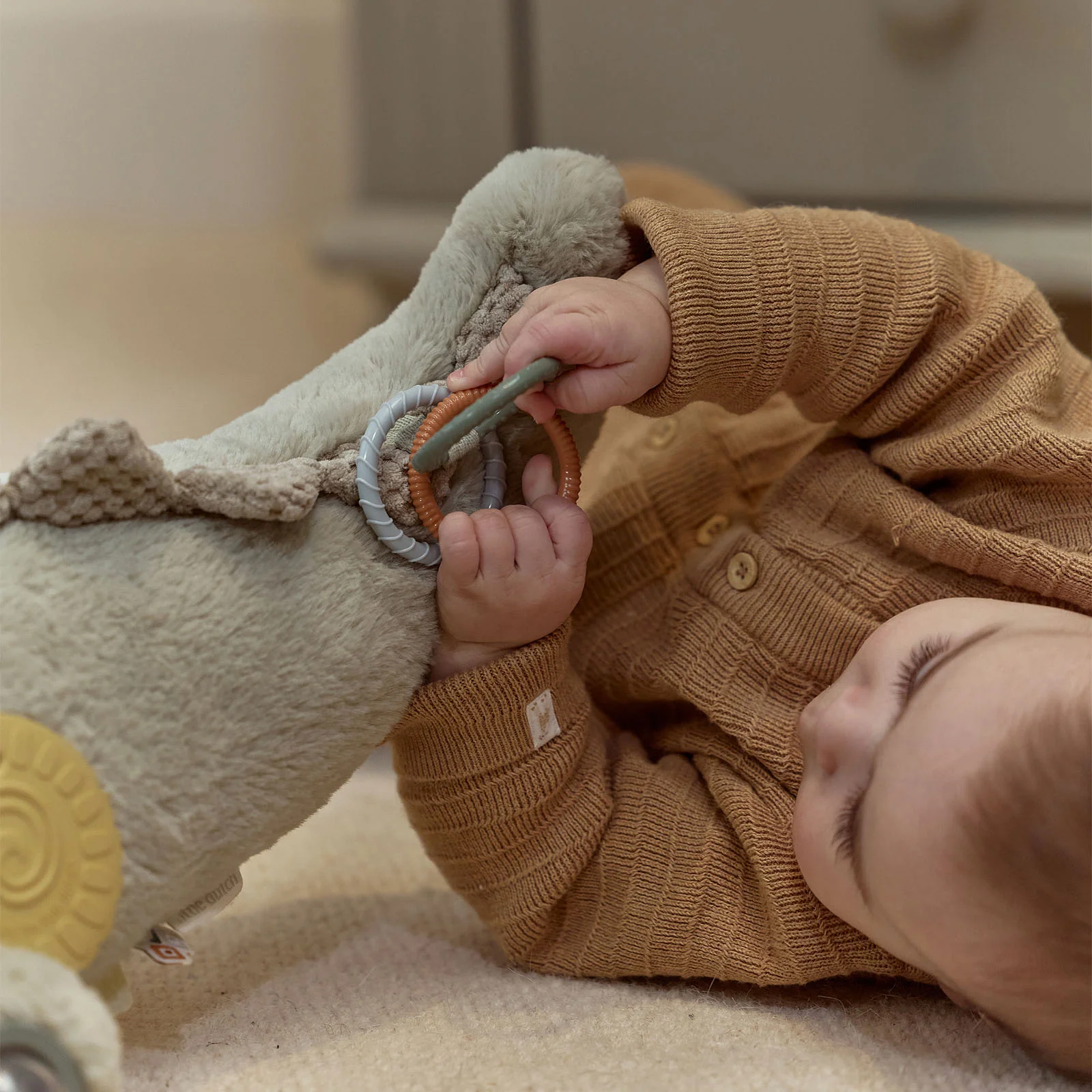 Little Dutch Activity Cuddle Toy - Crocodile Safari Friends - Image 8