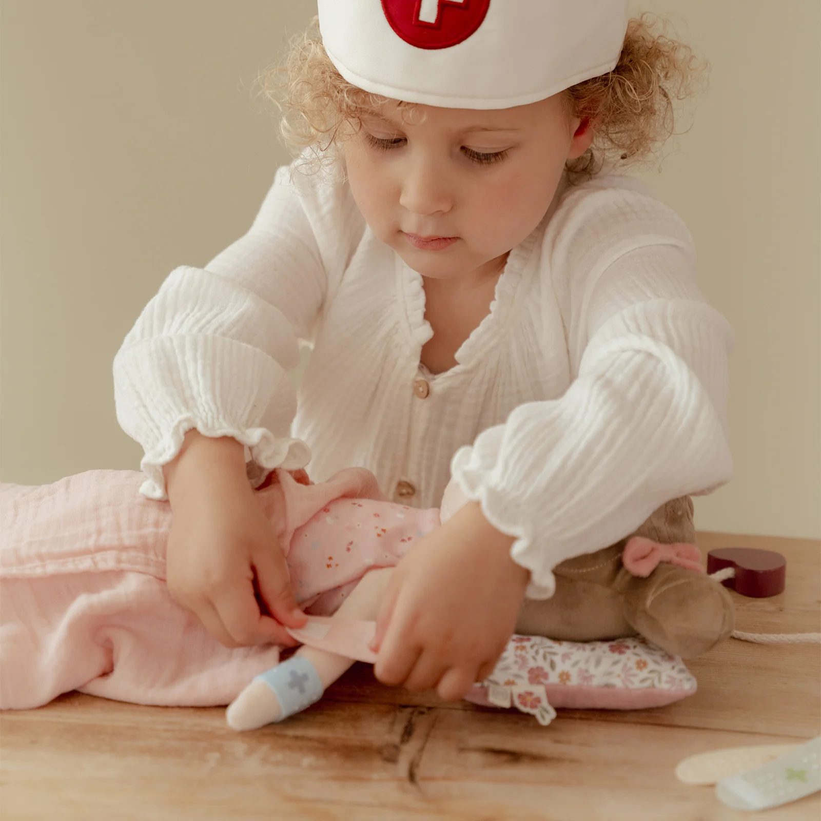 Little Dutch Doctor Set - Image 2
