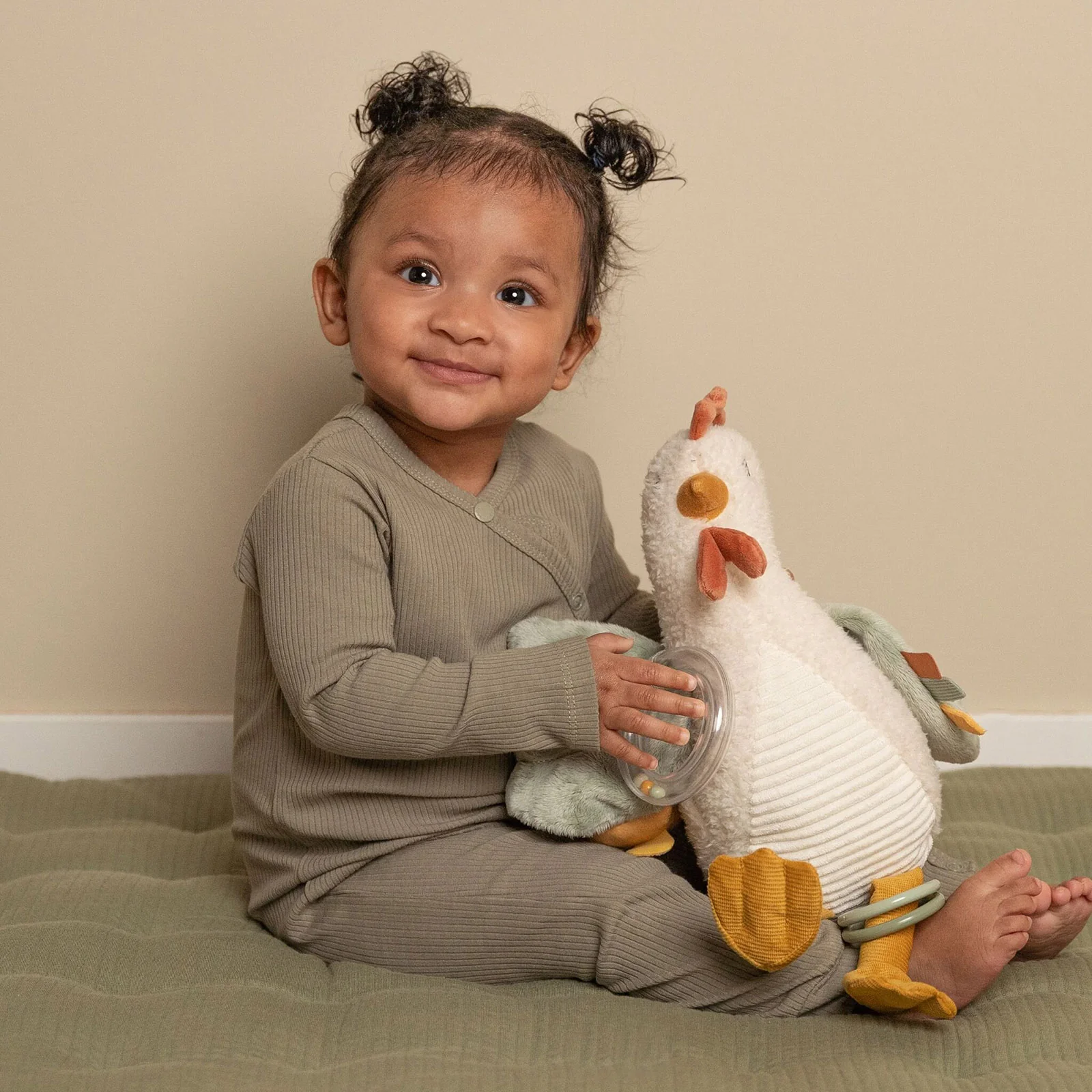 Little Dutch Little Farm Activity Chicken - Image 2