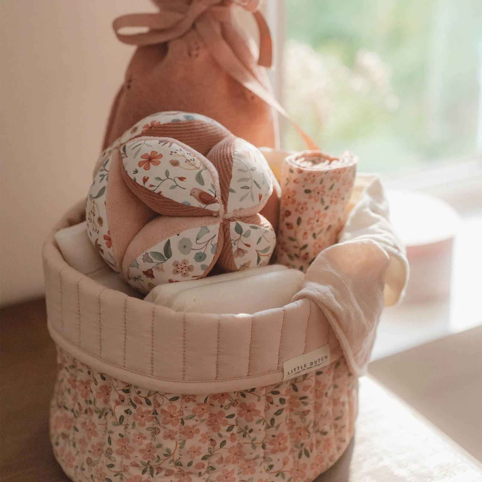 Little Dutch Reversible Quilted Storage Basket - Image 11