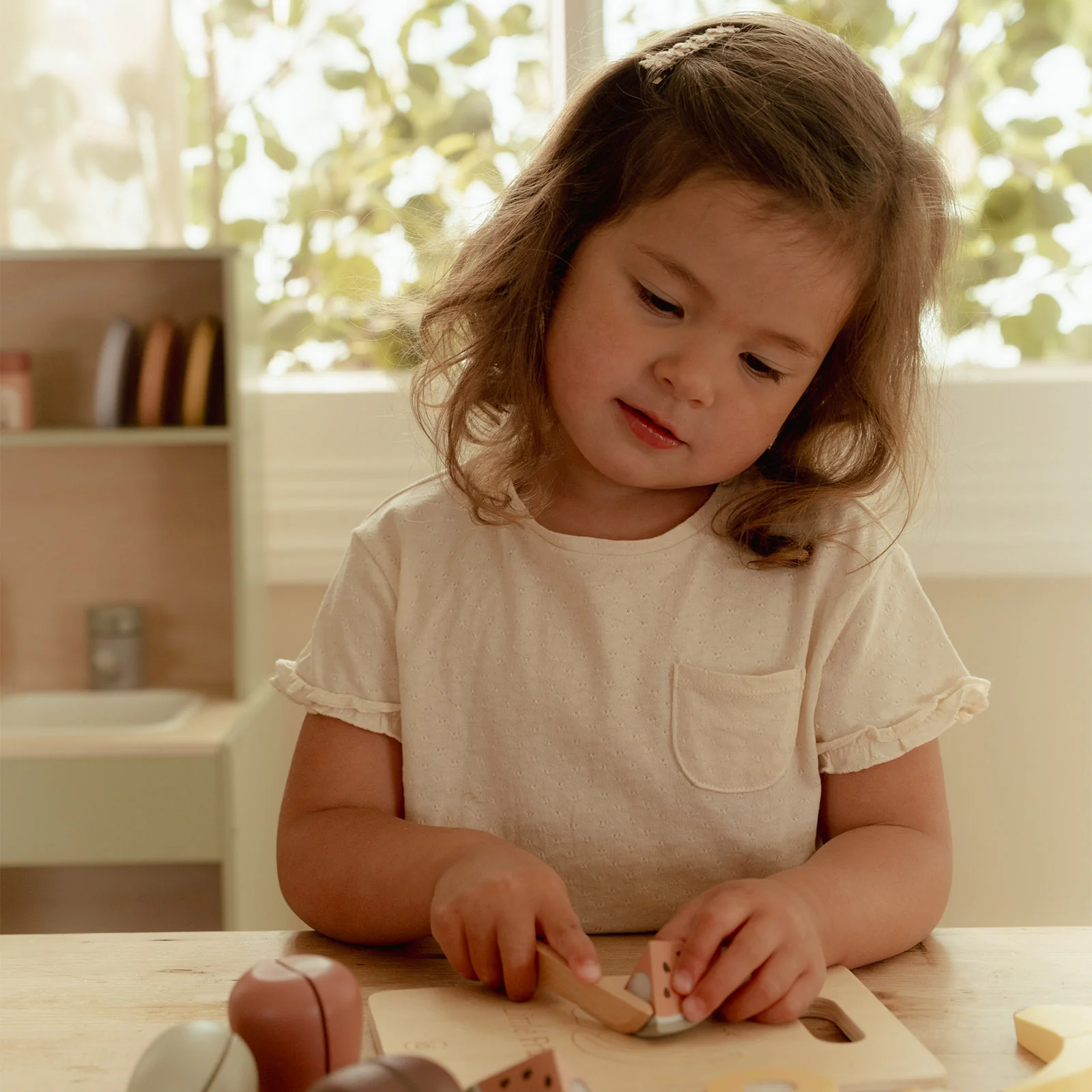 Little Dutch Slicing Fruit - Image 2