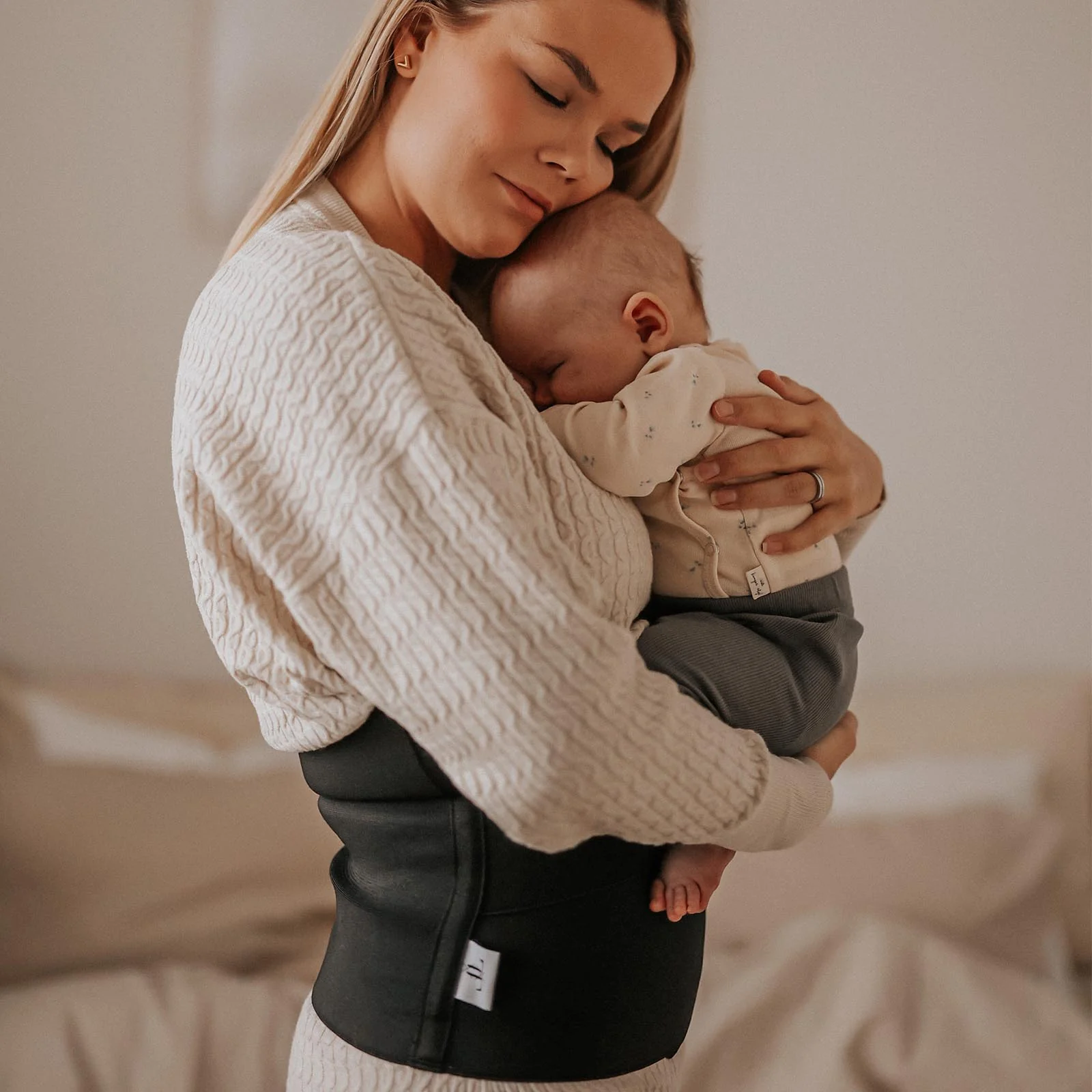 Lola & Lykke Core Restore Postpartum Belly Band - Image 5