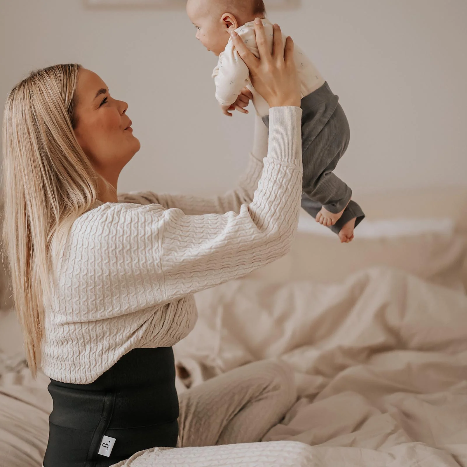 Lola & Lykke Core Restore Postpartum Belly Band - Image 6