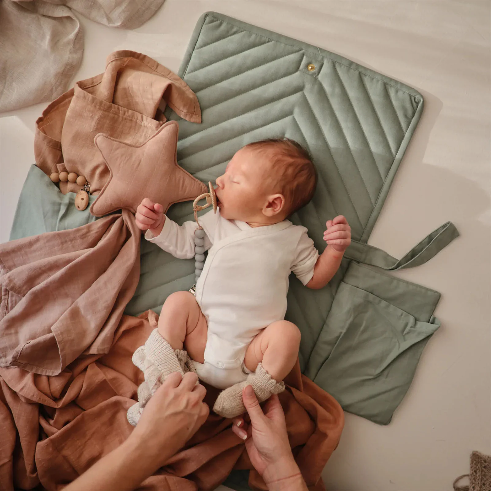 Mushie Travel Changing Mat - Image 3